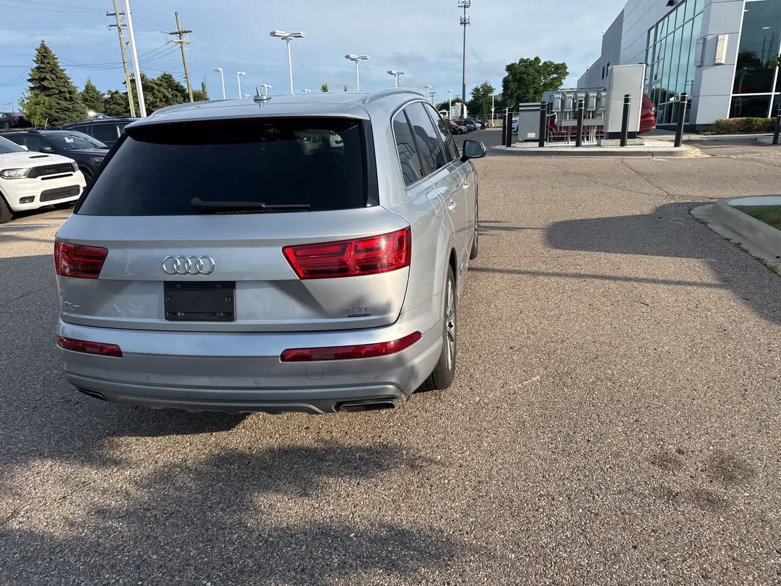 Thumbnail: 2017 Audi Q7 - 17