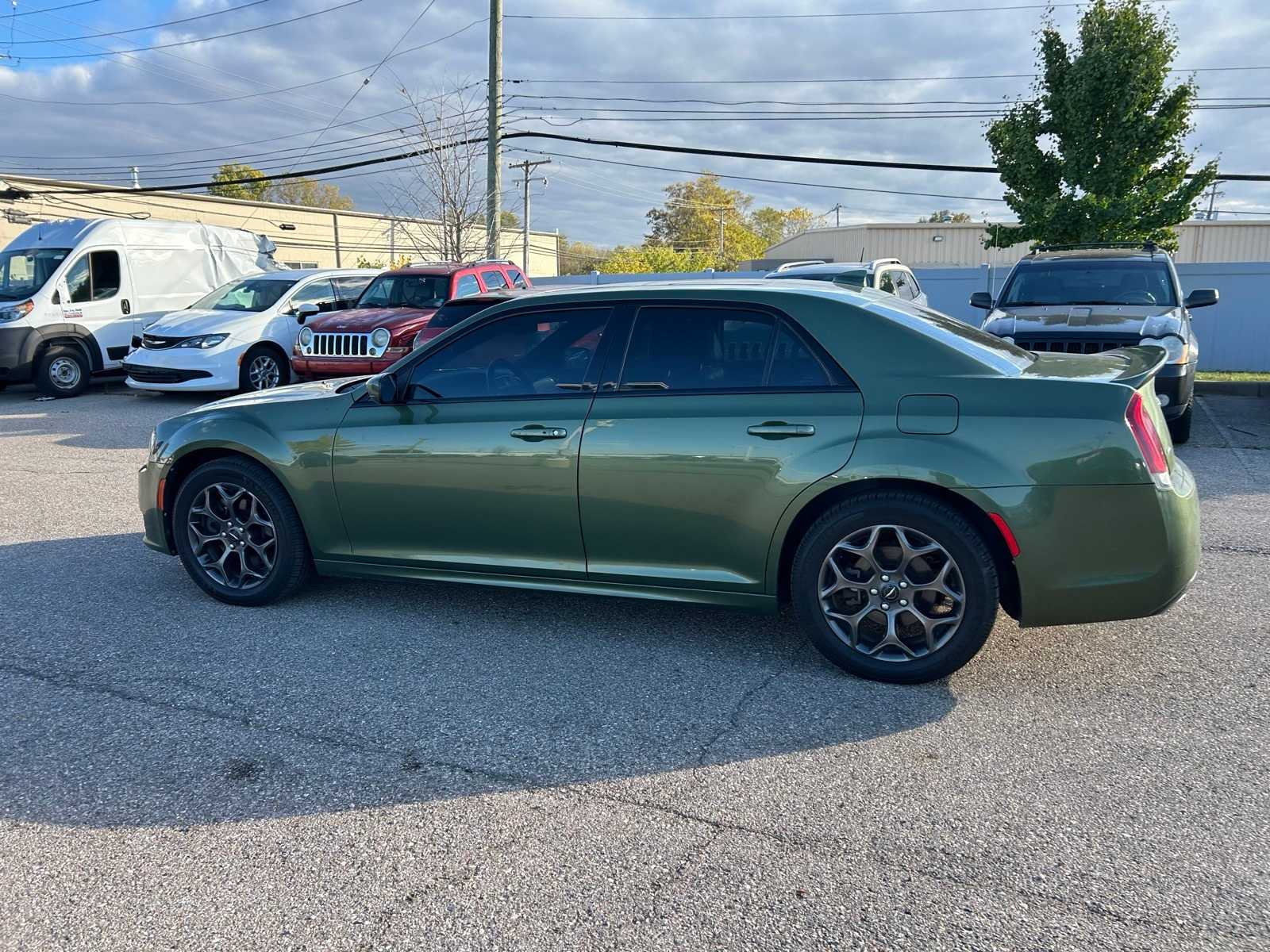 Thumbnail: 2018 Chrysler 300 - 29