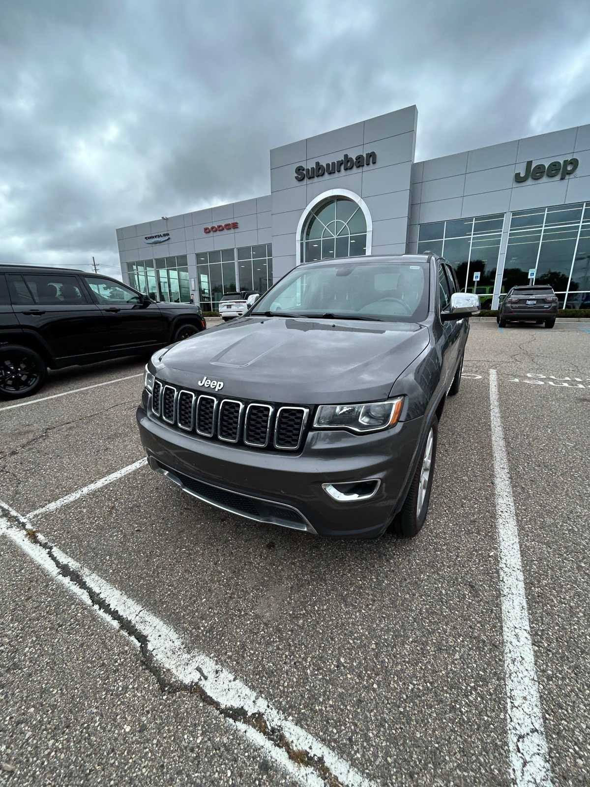 Thumbnail: 2017 Jeep Grand Cherokee - 5