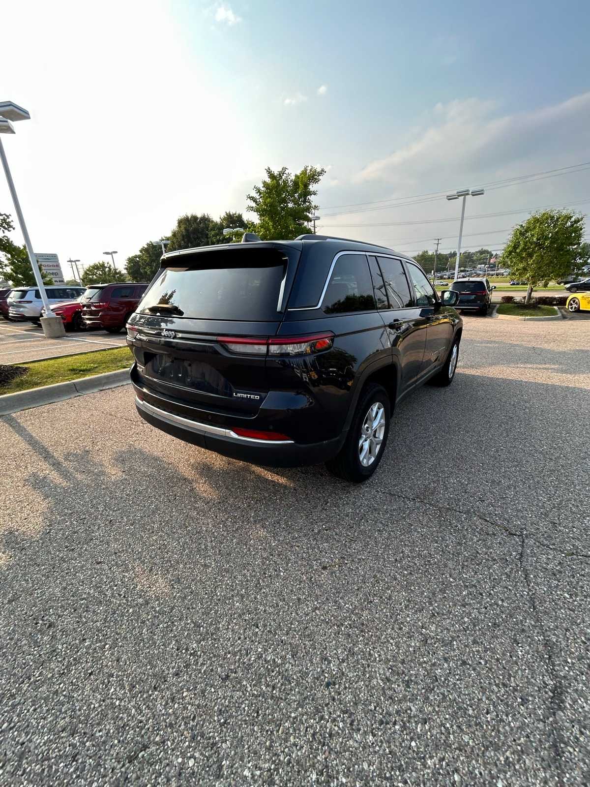 Thumbnail: 2023 Jeep Grand Cherokee - 19