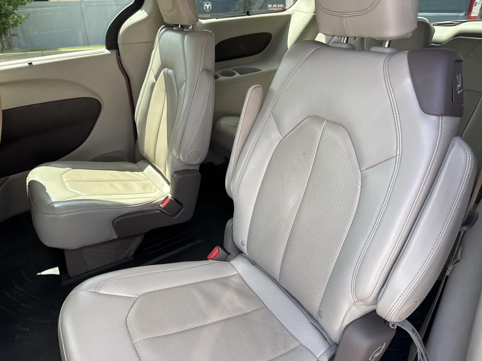 Thumbnail: 2020 Chrysler Pacifica - 30