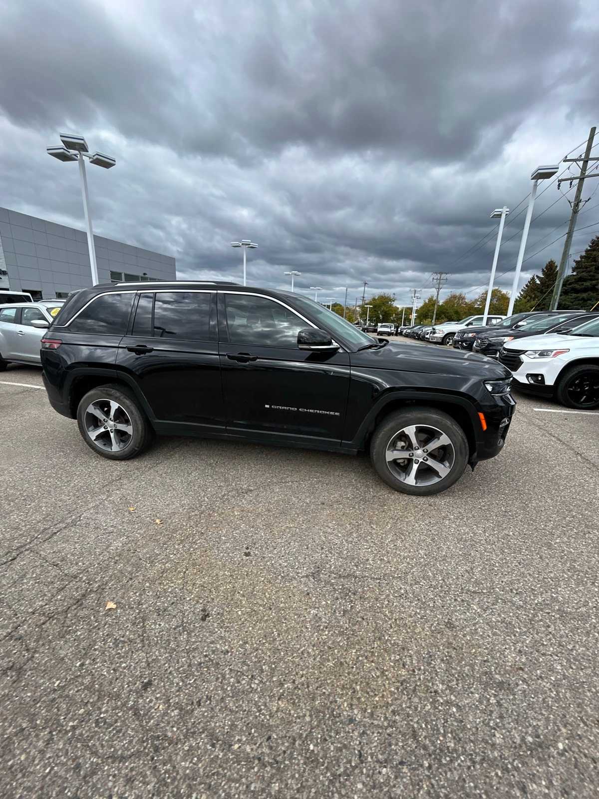 Thumbnail: 2023 Jeep Grand Cherokee - 13