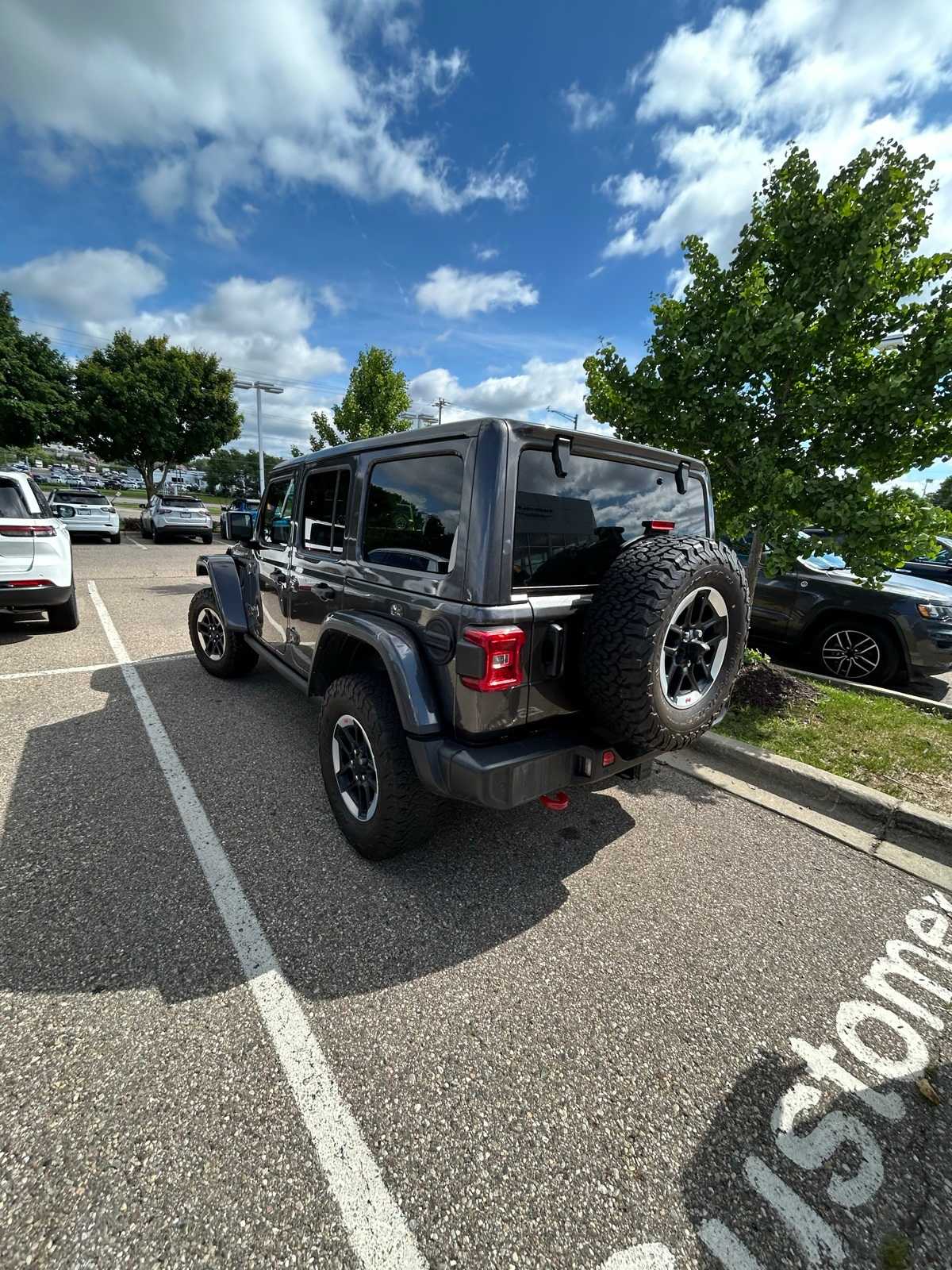 Thumbnail: 2021 Jeep Wrangler - 23