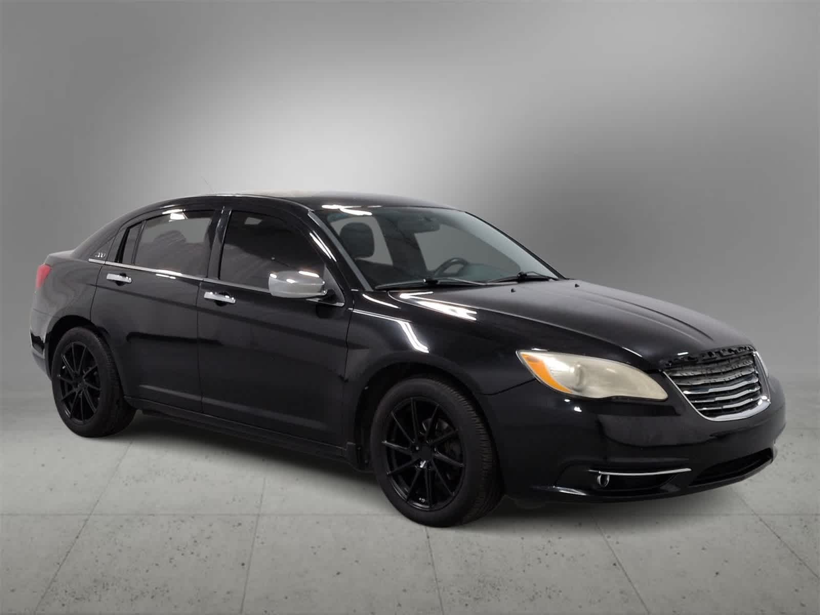 Used 2013 Chrysler 200 Limited with VIN 1C3CCBCGXDN545953 for sale in Farmington Hills, MI