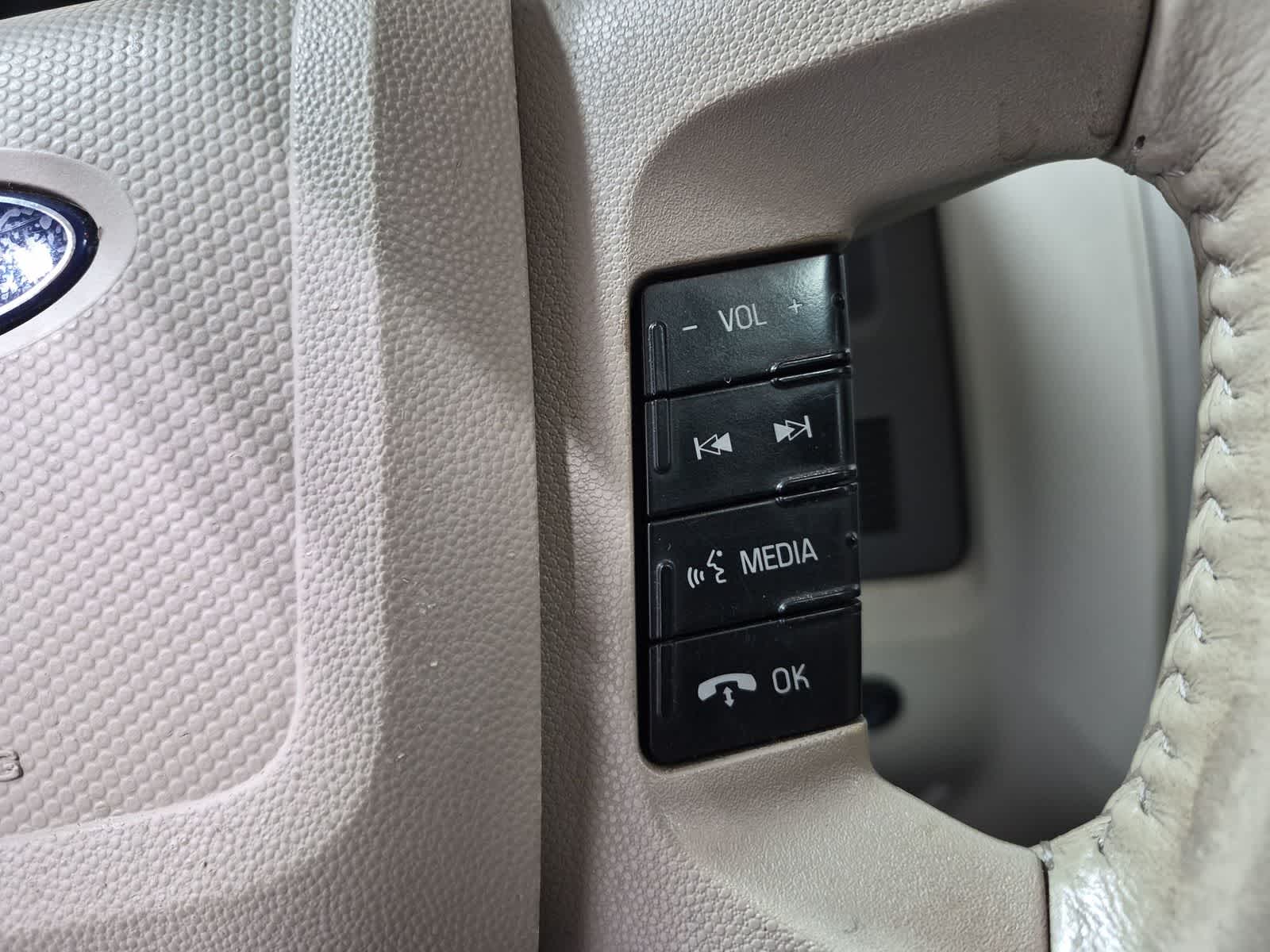 Thumbnail: 2011 Ford Escape - 32