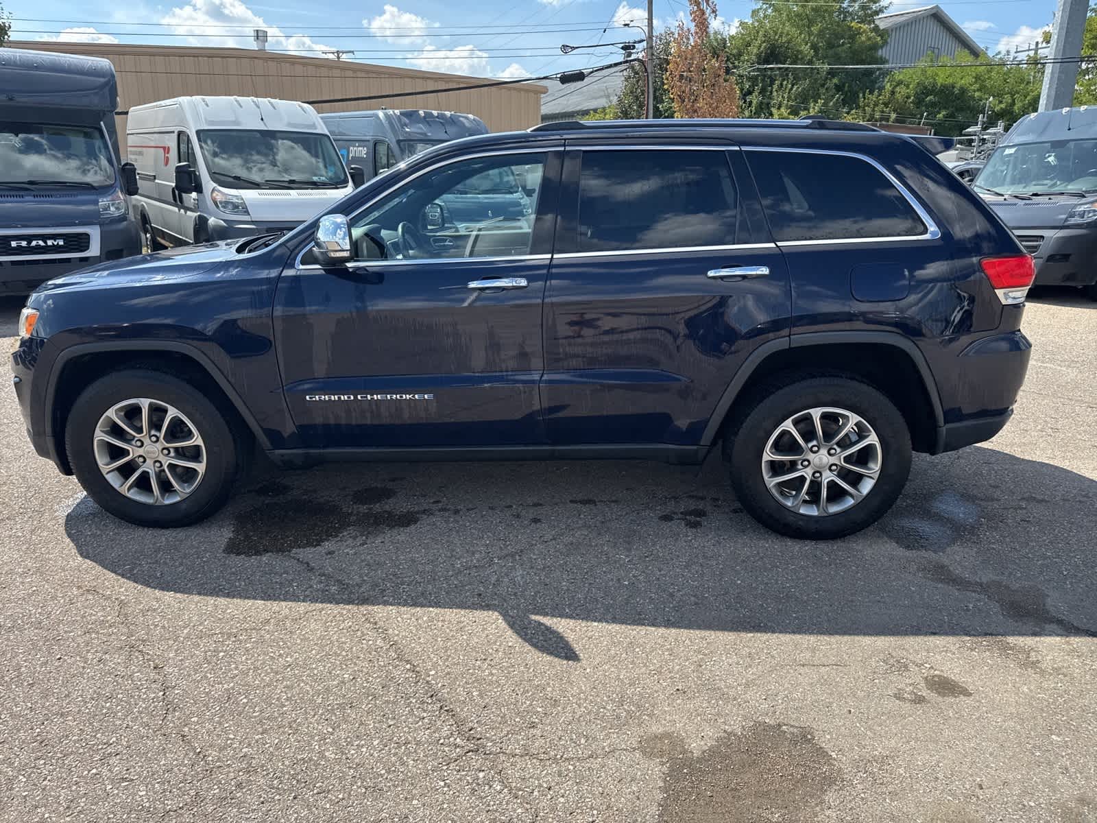 Thumbnail: 2015 Jeep Grand Cherokee - 25