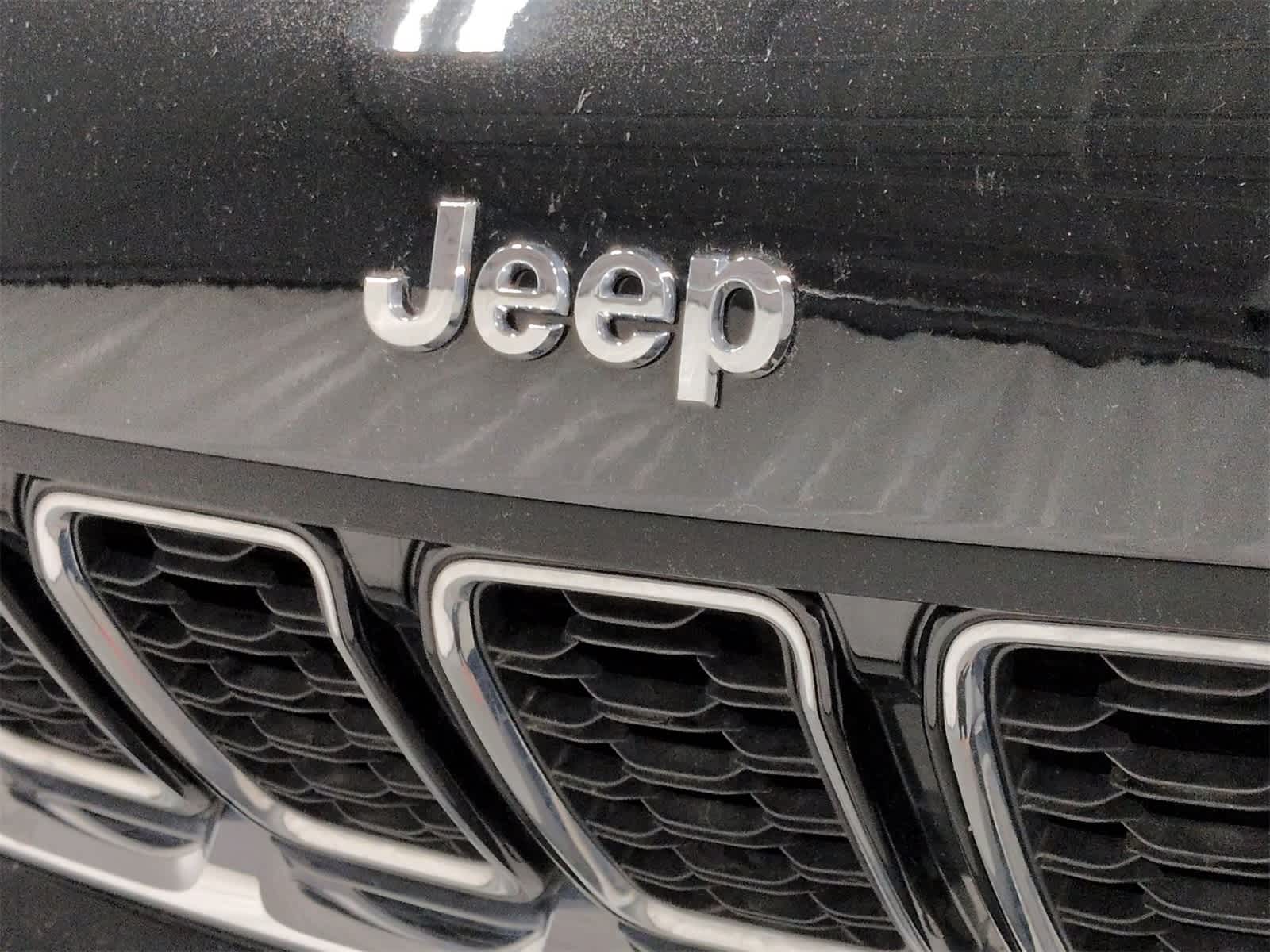 Thumbnail: 2023 Jeep Grand Cherokee - 12