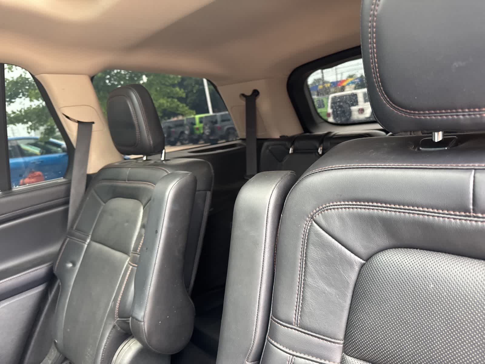 Thumbnail: 2020 Lincoln Aviator - 27