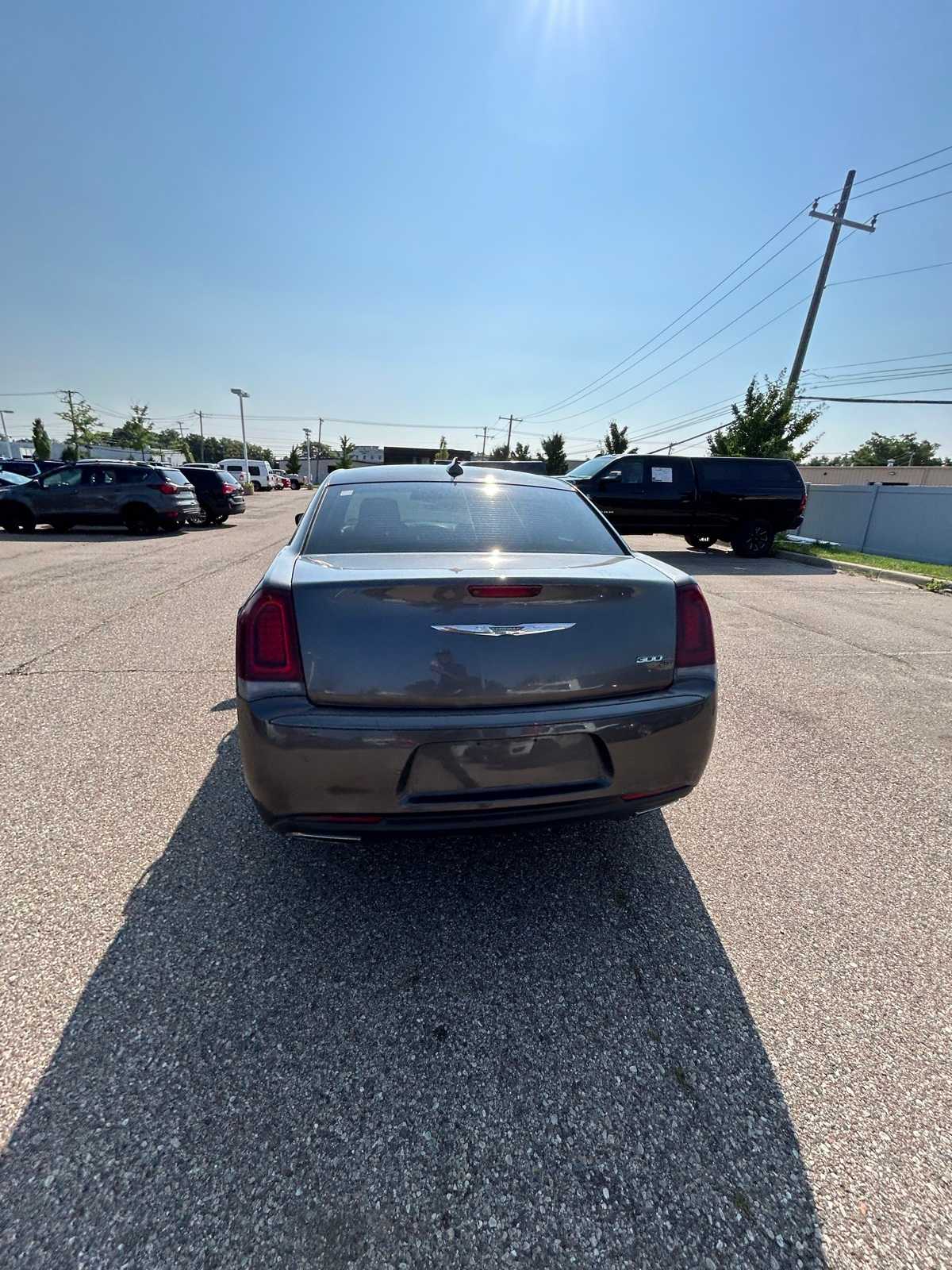 Thumbnail: 2019 Chrysler 300 - 20