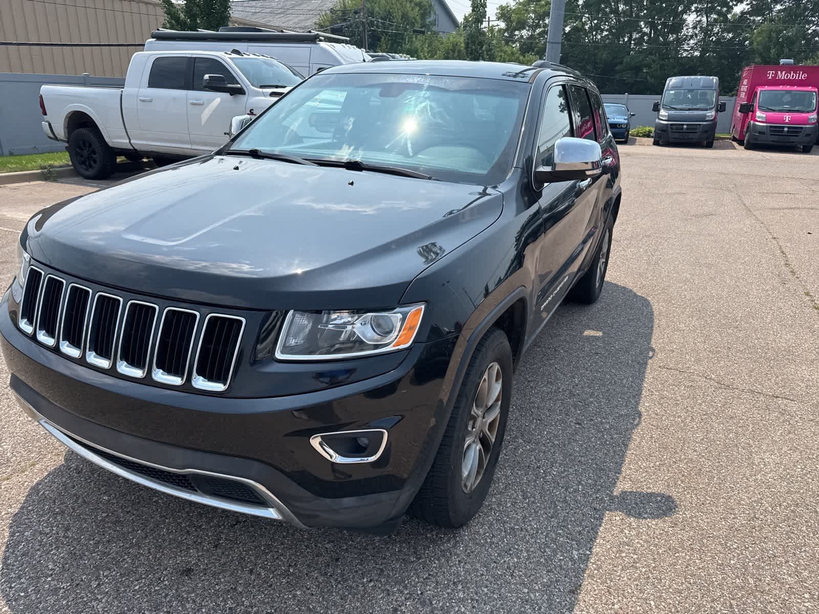 Thumbnail: 2015 Jeep Grand Cherokee - 2