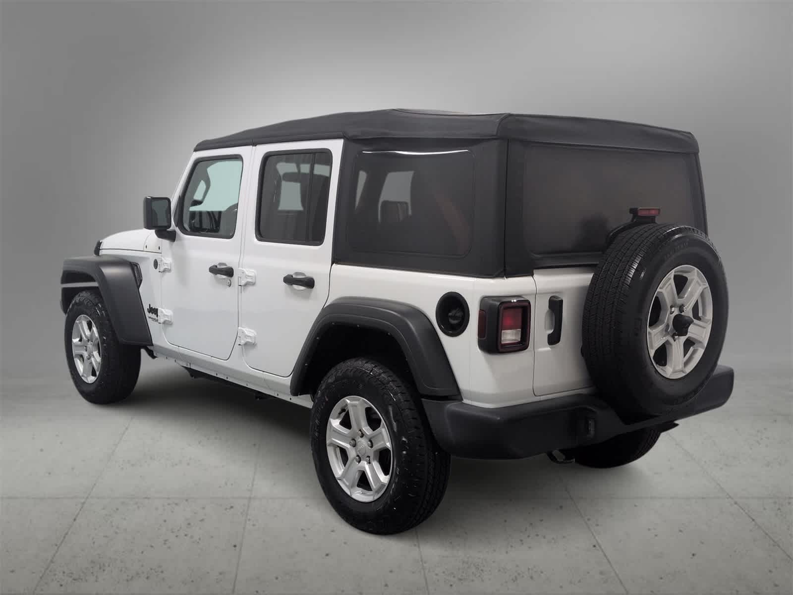 Thumbnail: 2022 Jeep Wrangler - 6