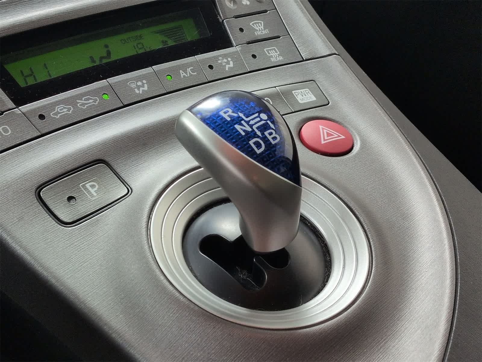 Thumbnail: 2015 Toyota Prius - 31