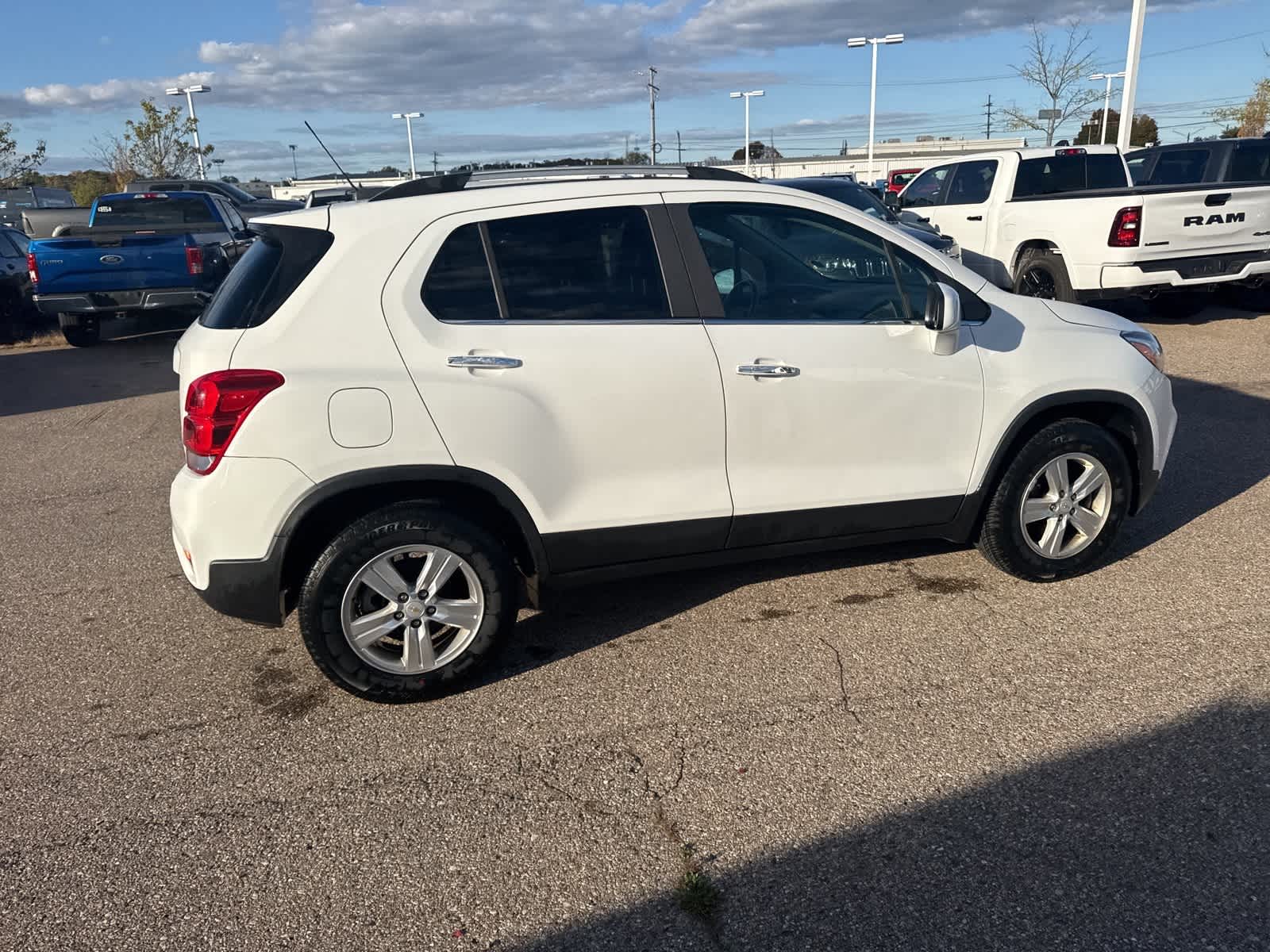 Thumbnail: 2019 Chevrolet Trax - 14