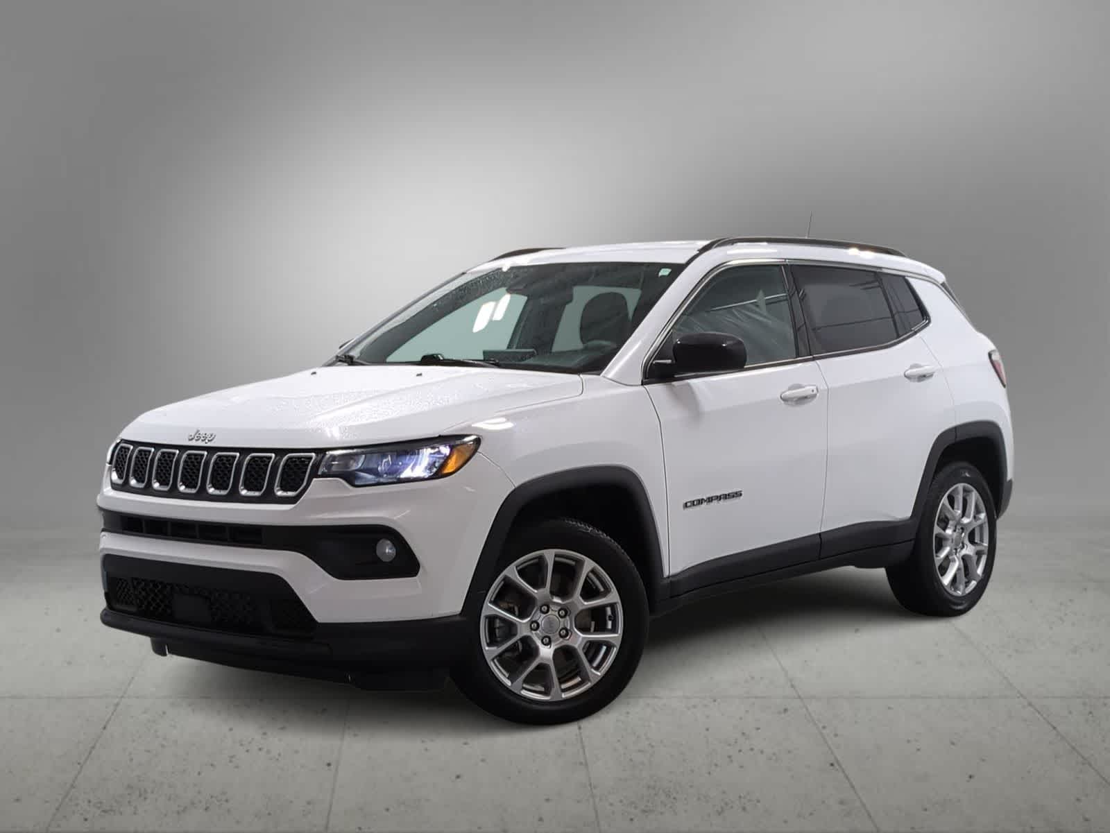 2023 Jeep Compass Latitude Lux 4X4's photo