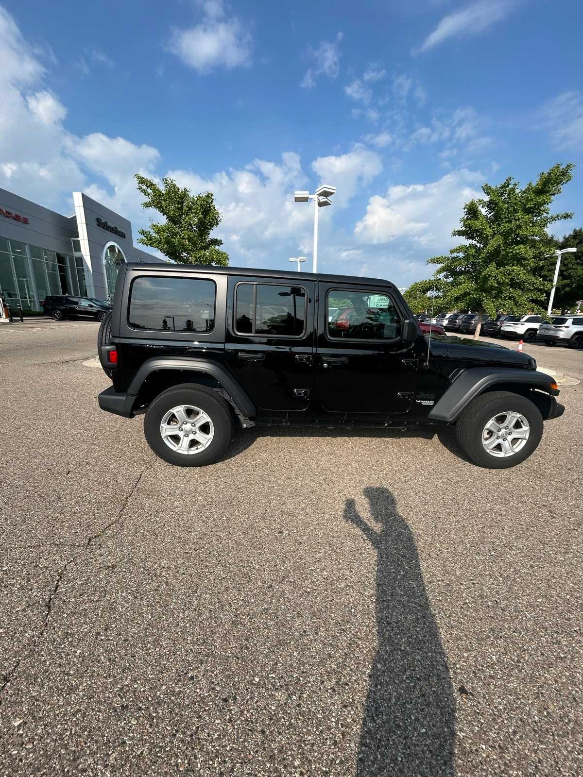 Thumbnail: 2021 Jeep Wrangler - 15
