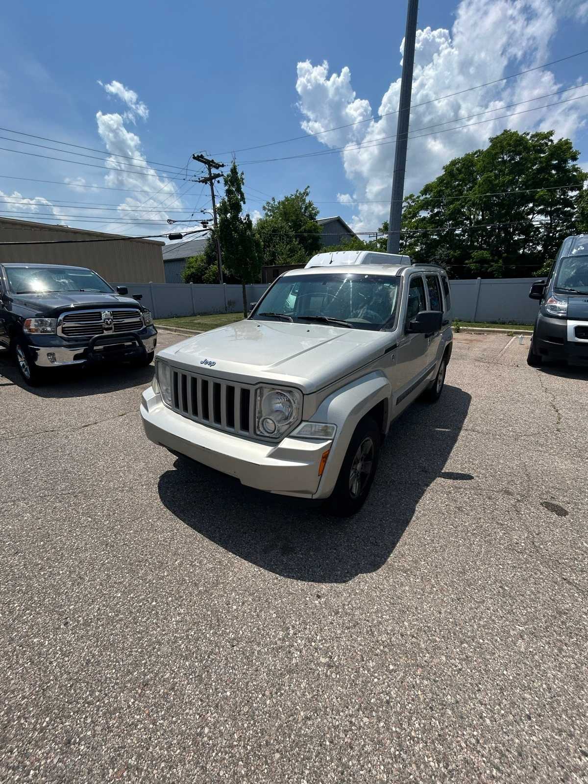 Thumbnail: 2009 Jeep Liberty - 5