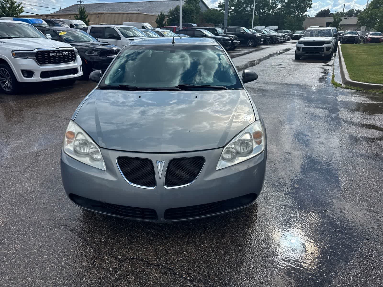 Used 2009 Pontiac G6 G6 with VIN 1G2ZG57B494205953 for sale in Farmington Hills, MI