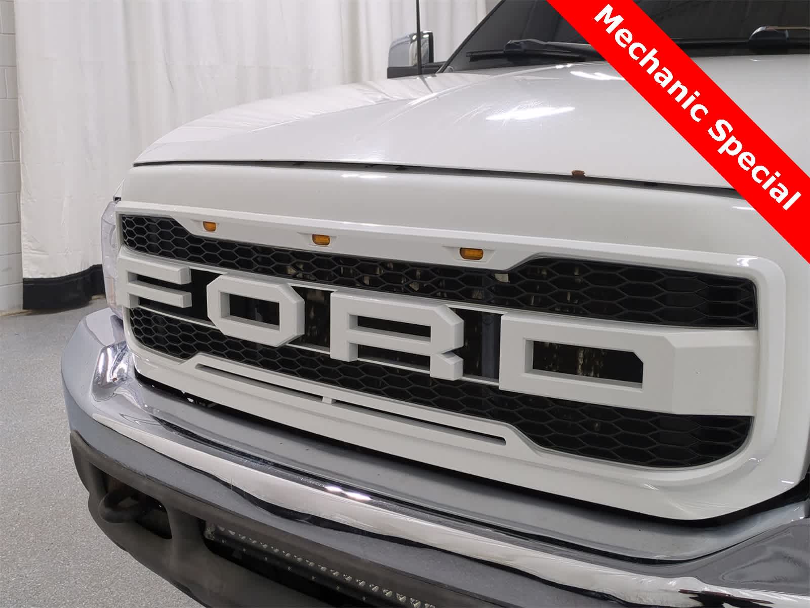 Thumbnail: 2002 Ford Excursion - 12