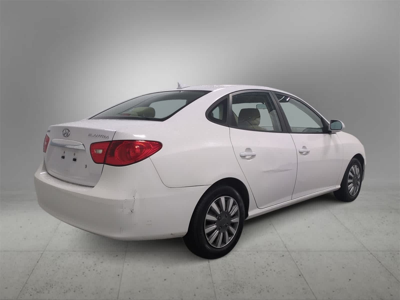 Thumbnail: 2010 Hyundai Elantra - 8