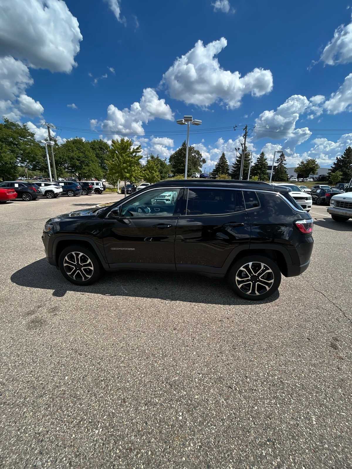 Thumbnail: 2022 Jeep Compass - 26