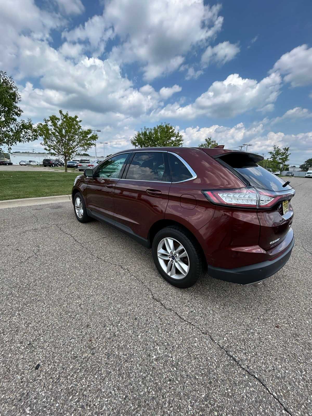 Thumbnail: 2015 Ford Edge - 24