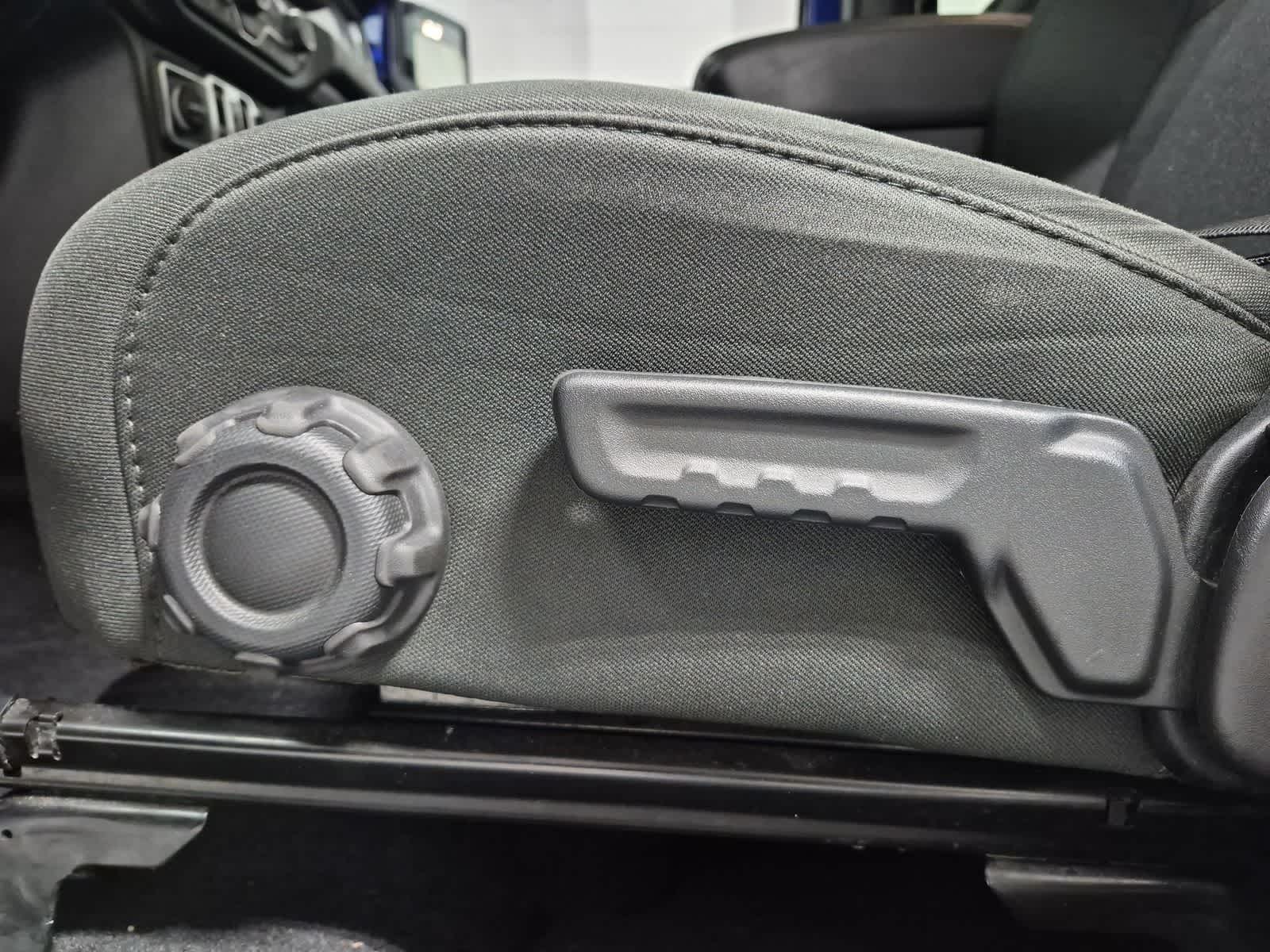Thumbnail: 2019 Jeep Wrangler - 23