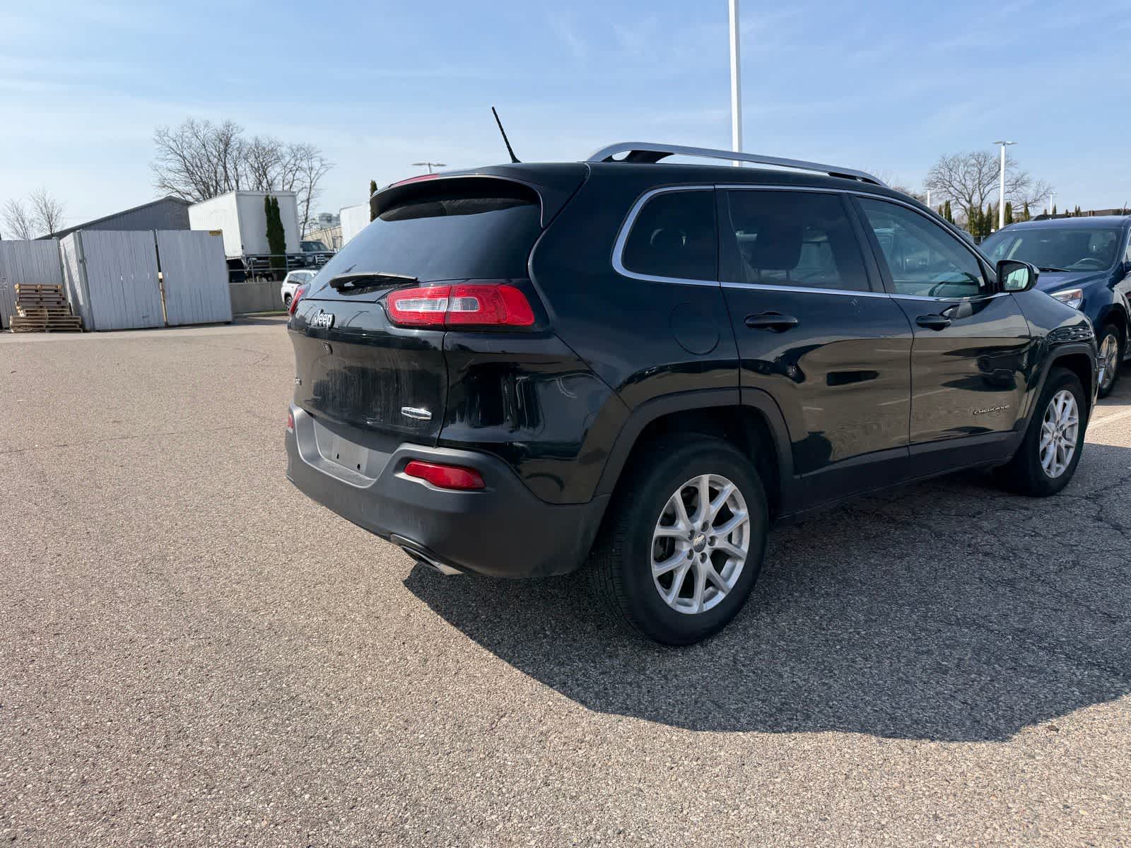 Thumbnail: 2015 Jeep Cherokee - 20