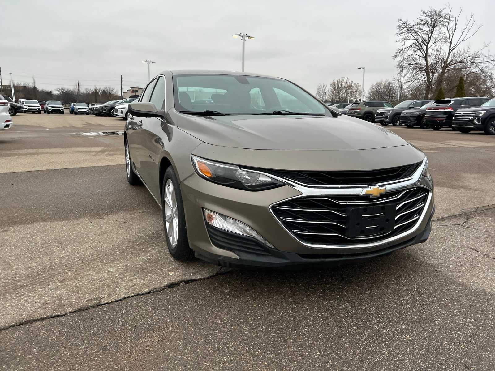Thumbnail: 2020 Chevrolet Malibu - 5