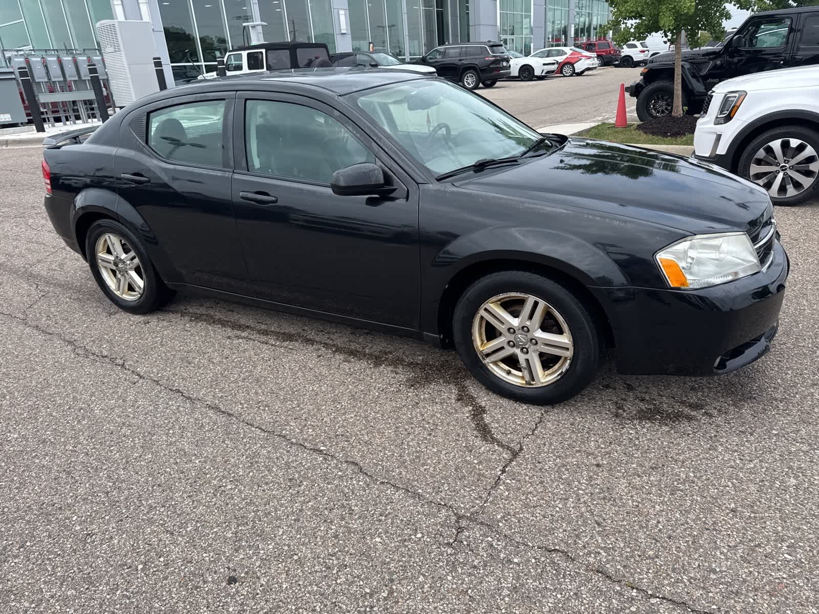 Thumbnail: 2010 Dodge Avenger - 10