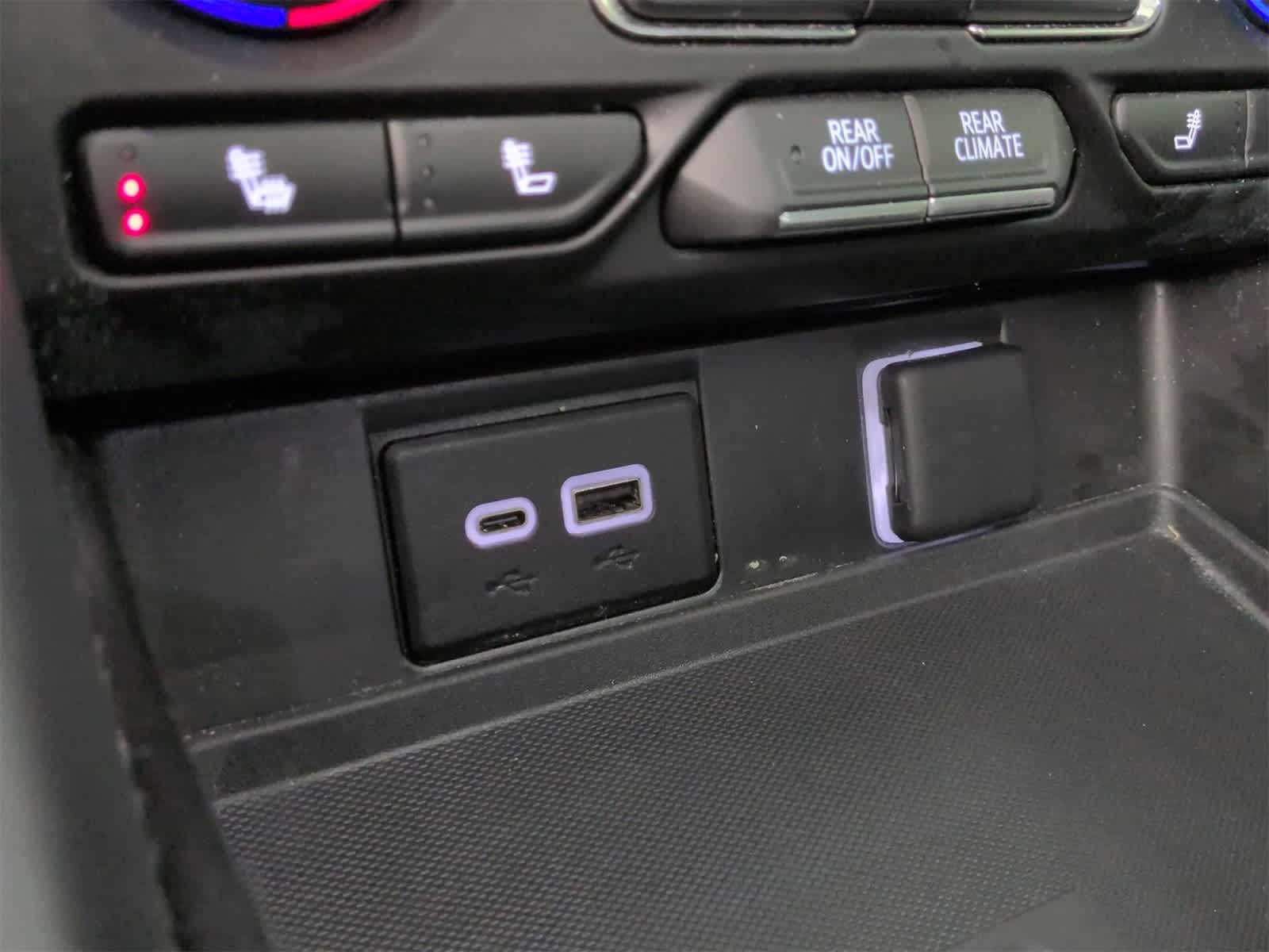 Thumbnail: 2023 Chevrolet Tahoe - 34