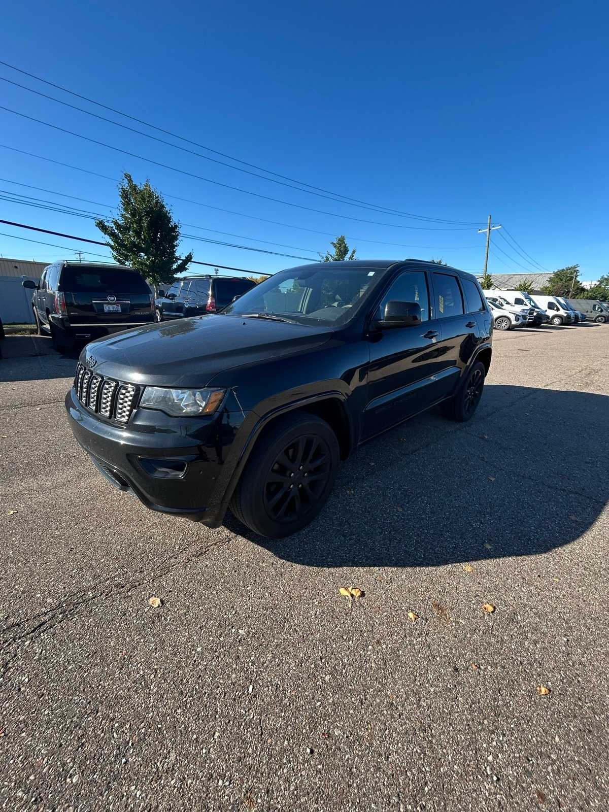 Thumbnail: 2019 Jeep Grand Cherokee - 1