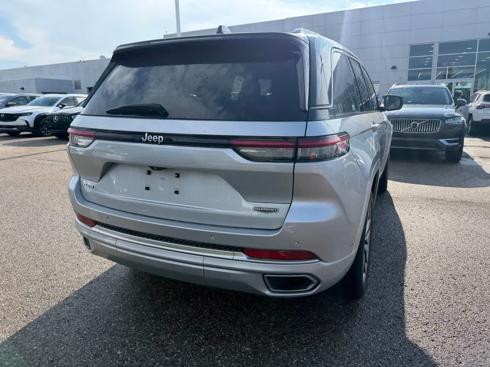 Thumbnail: 2022 Jeep Grand Cherokee - 23