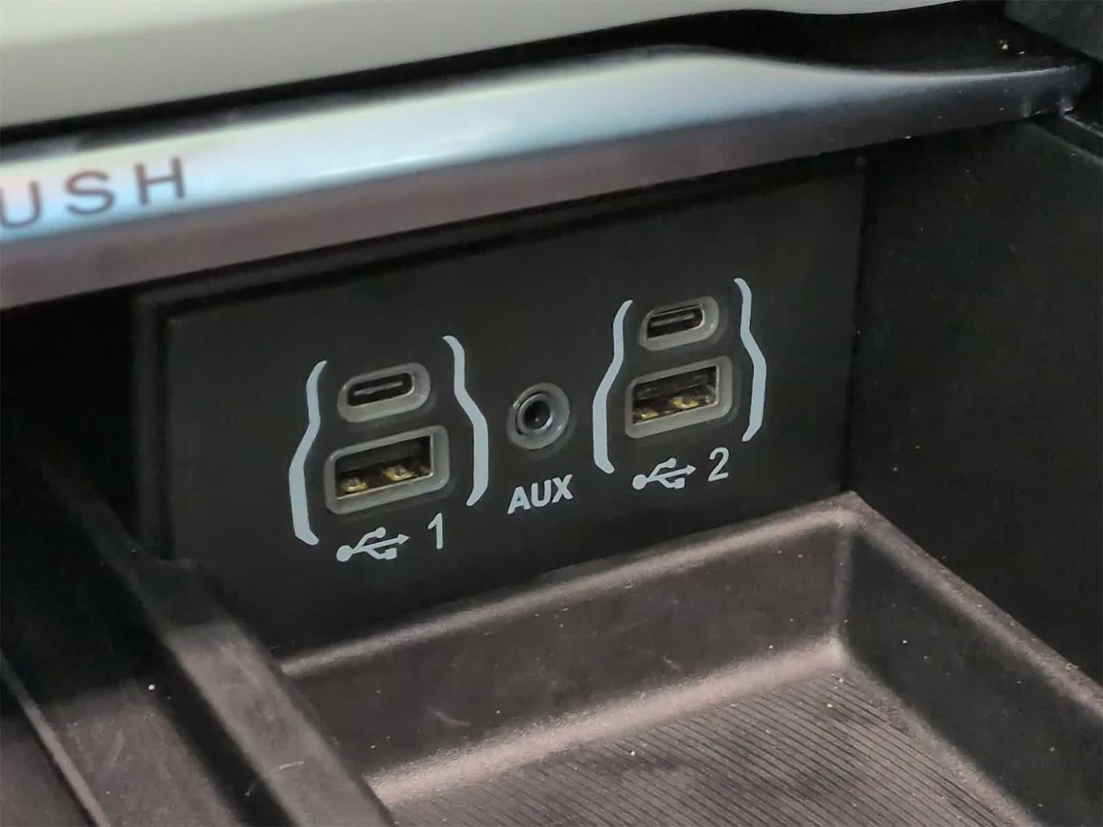 Thumbnail: 2024 Chrysler Pacifica - 33