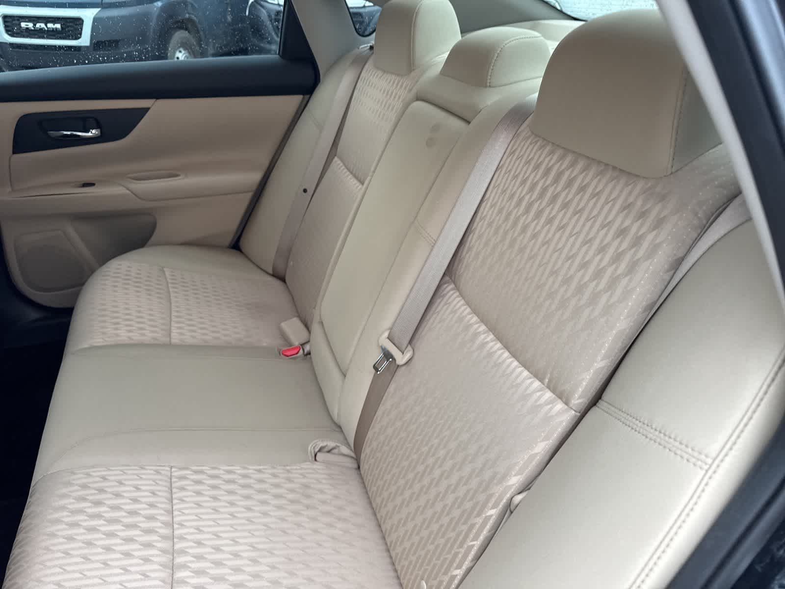 2017 Nissan Altima S 27