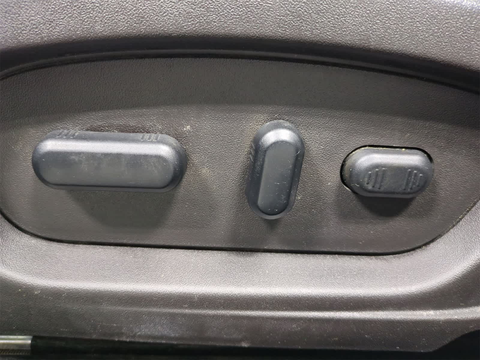 Thumbnail: 2010 Ford Taurus - 18