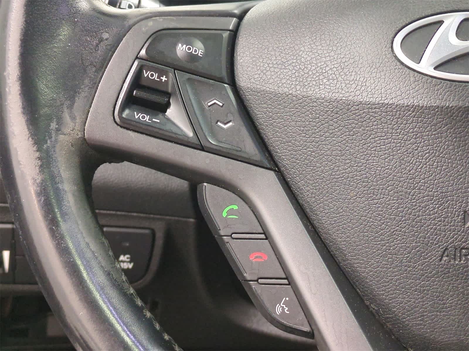 Thumbnail: 2015 Hyundai Veloster - 26