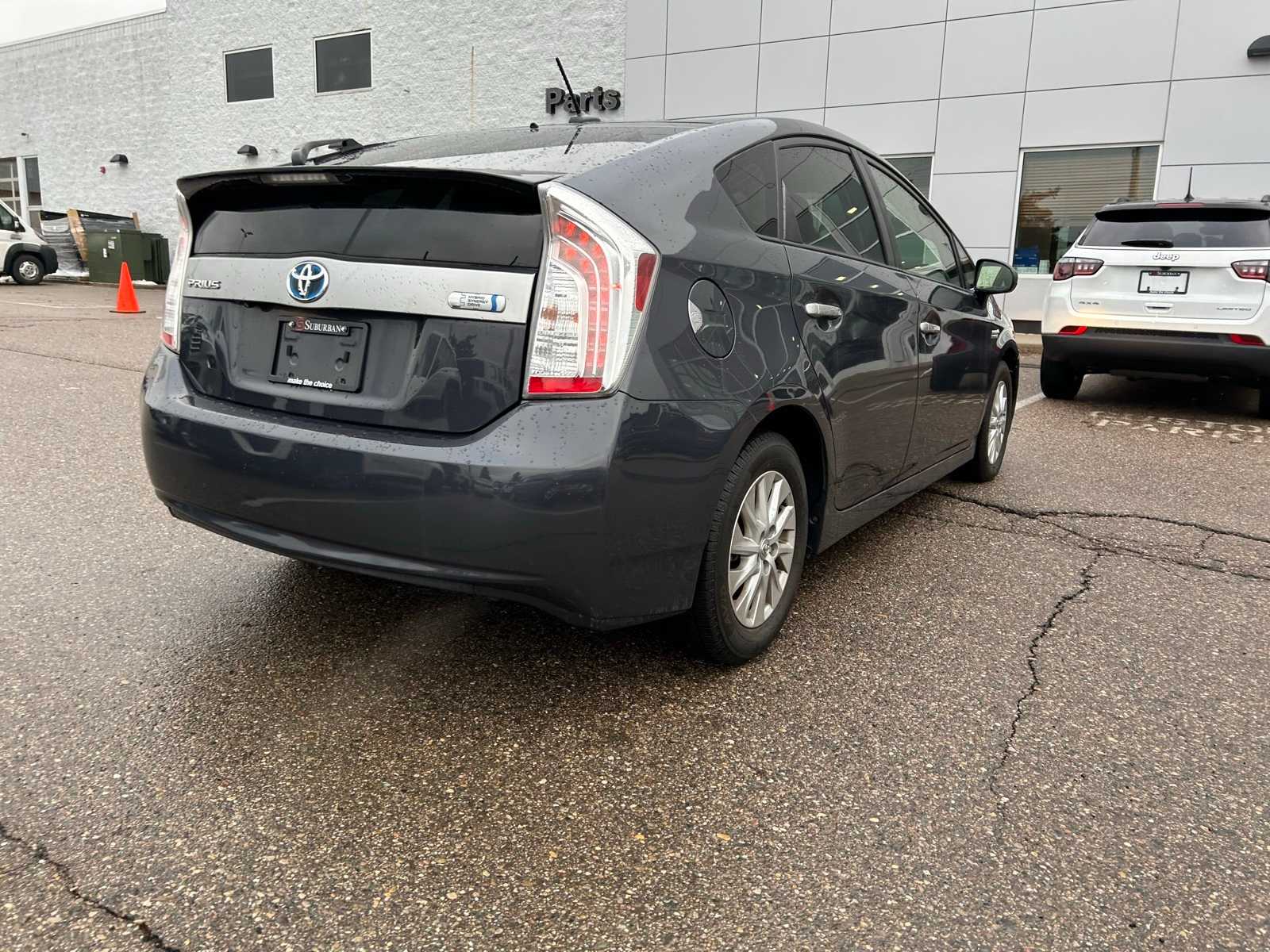 Thumbnail: 2015 Toyota Prius - 17