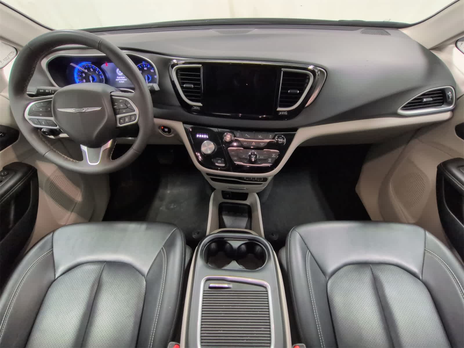 Thumbnail: 2024 Chrysler Pacifica - 16