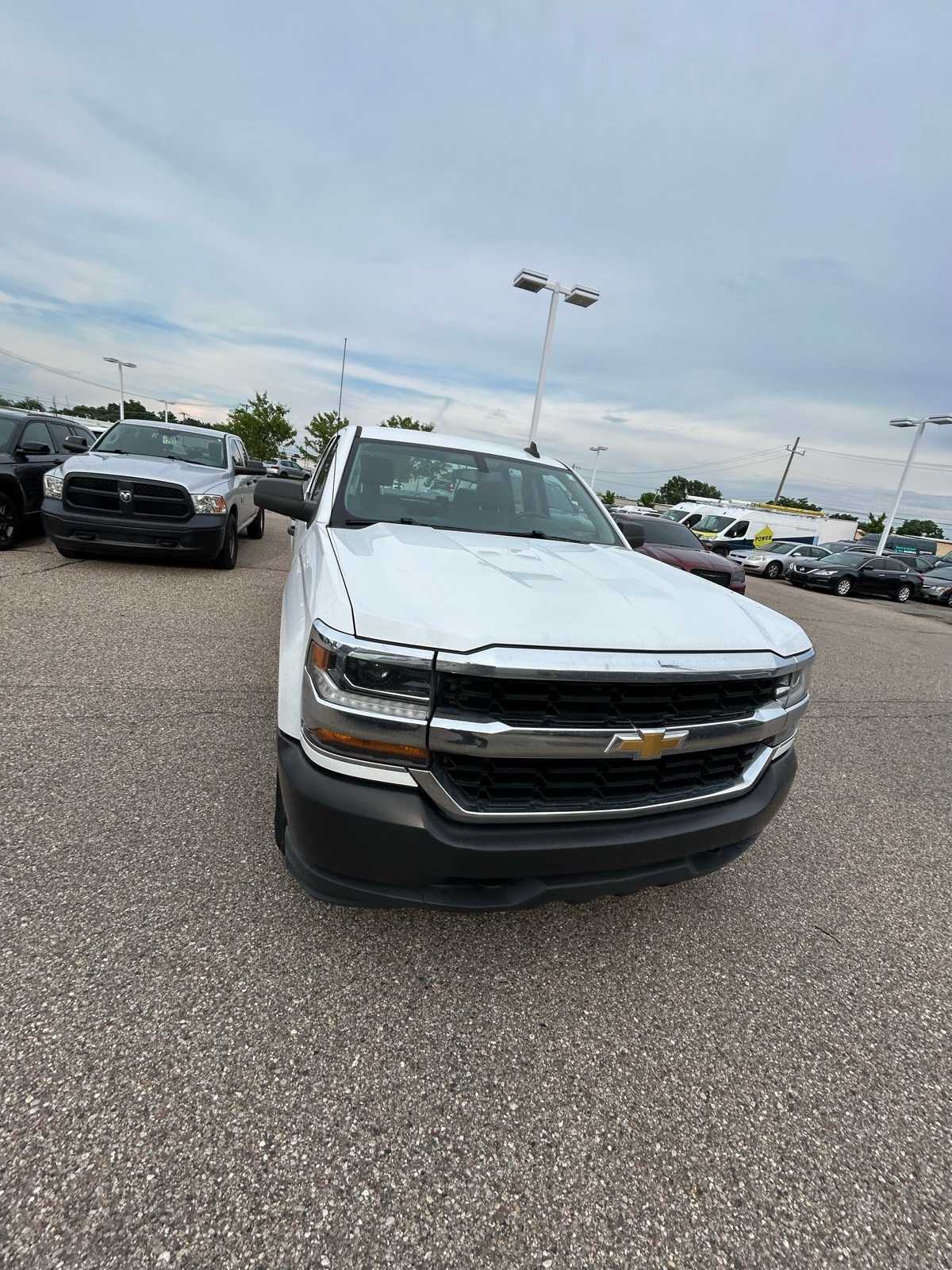 Thumbnail: 2017 Chevrolet Silverado 1500 - 8