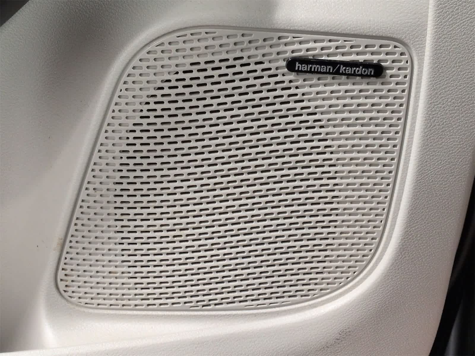 Thumbnail: 2022 Chrysler Pacifica - 33