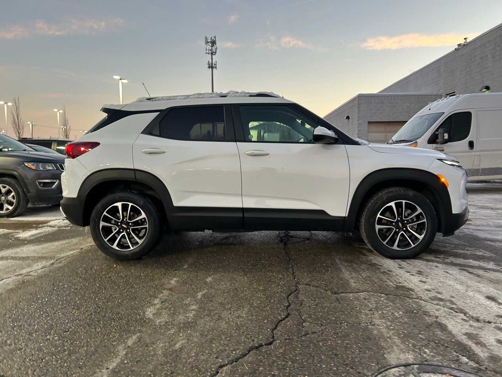 Thumbnail: 2025 Chevrolet TrailBlazer - 8