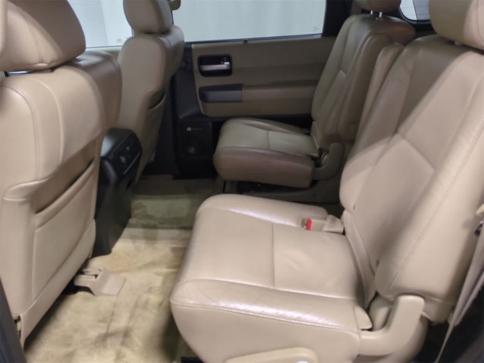 Thumbnail: 2011 Toyota Sequoia - 21