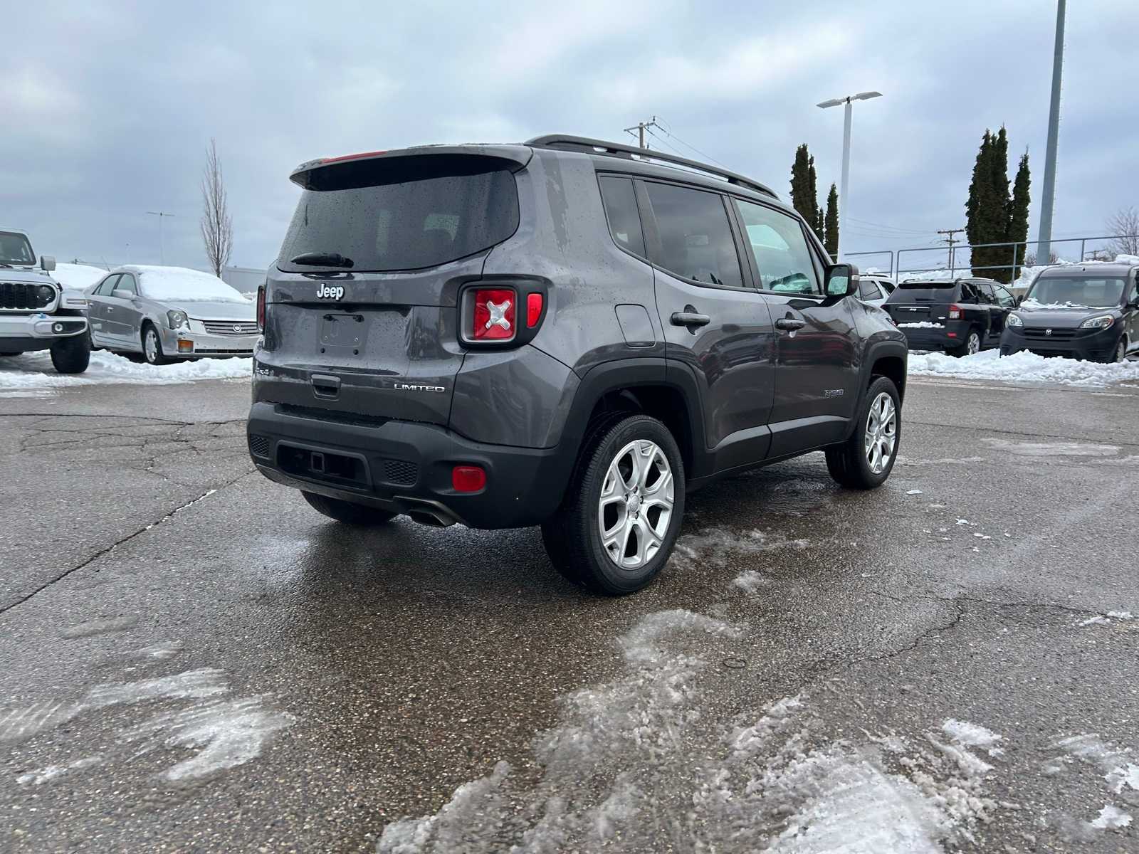Thumbnail: 2019 Jeep Renegade - 16