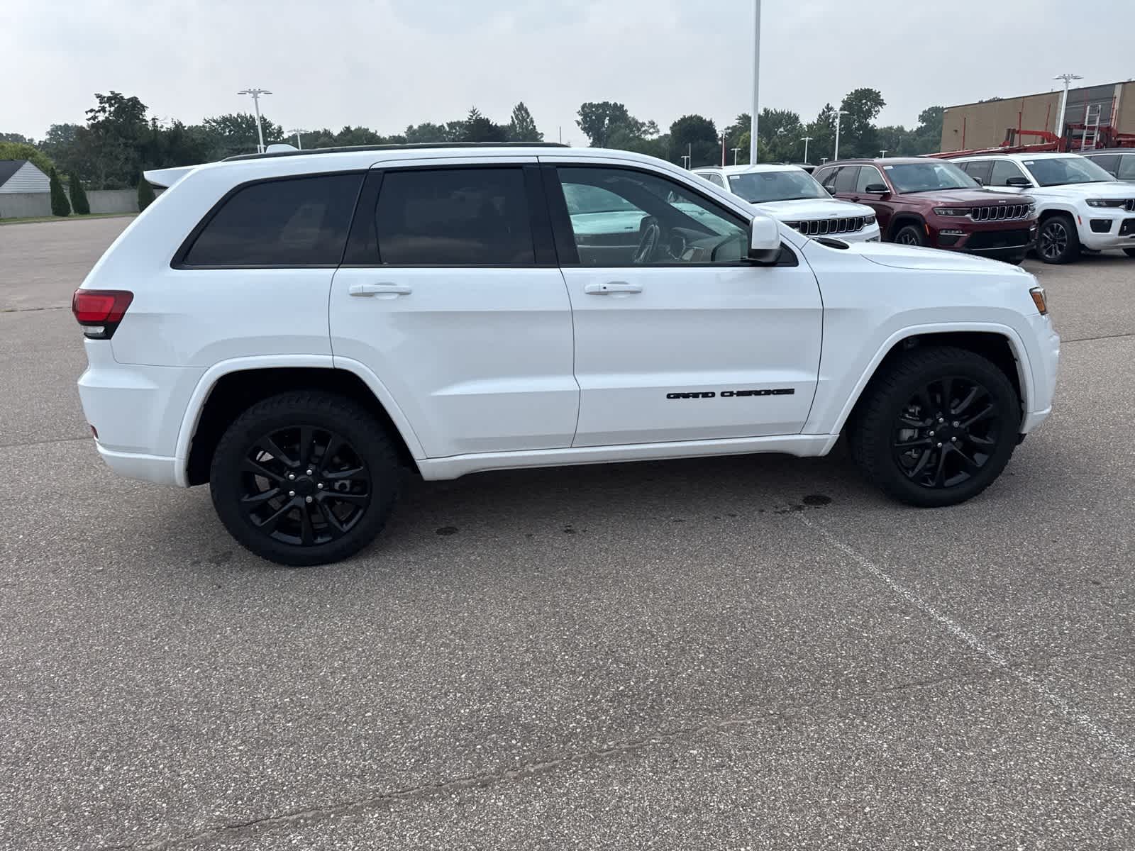 Thumbnail: 2021 Jeep Grand Cherokee - 13