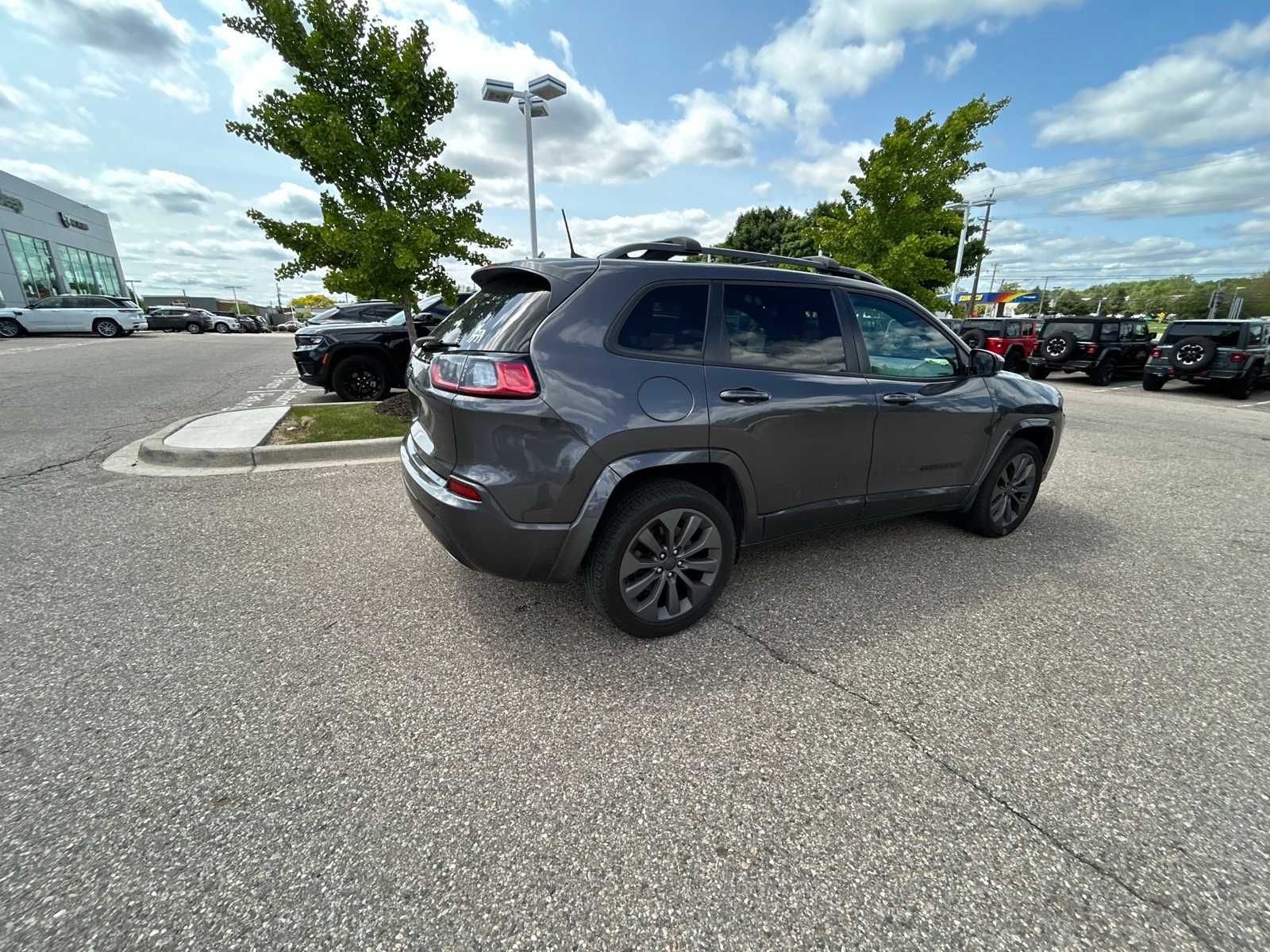 2020 Jeep Cherokee High Altitude 17