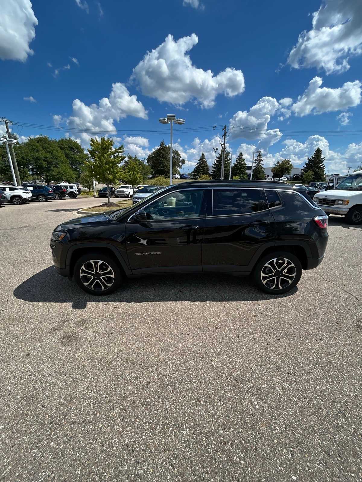 Thumbnail: 2022 Jeep Compass - 25