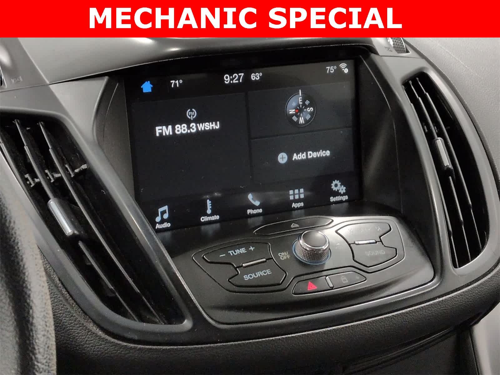 Thumbnail: 2016 Ford Escape - 28