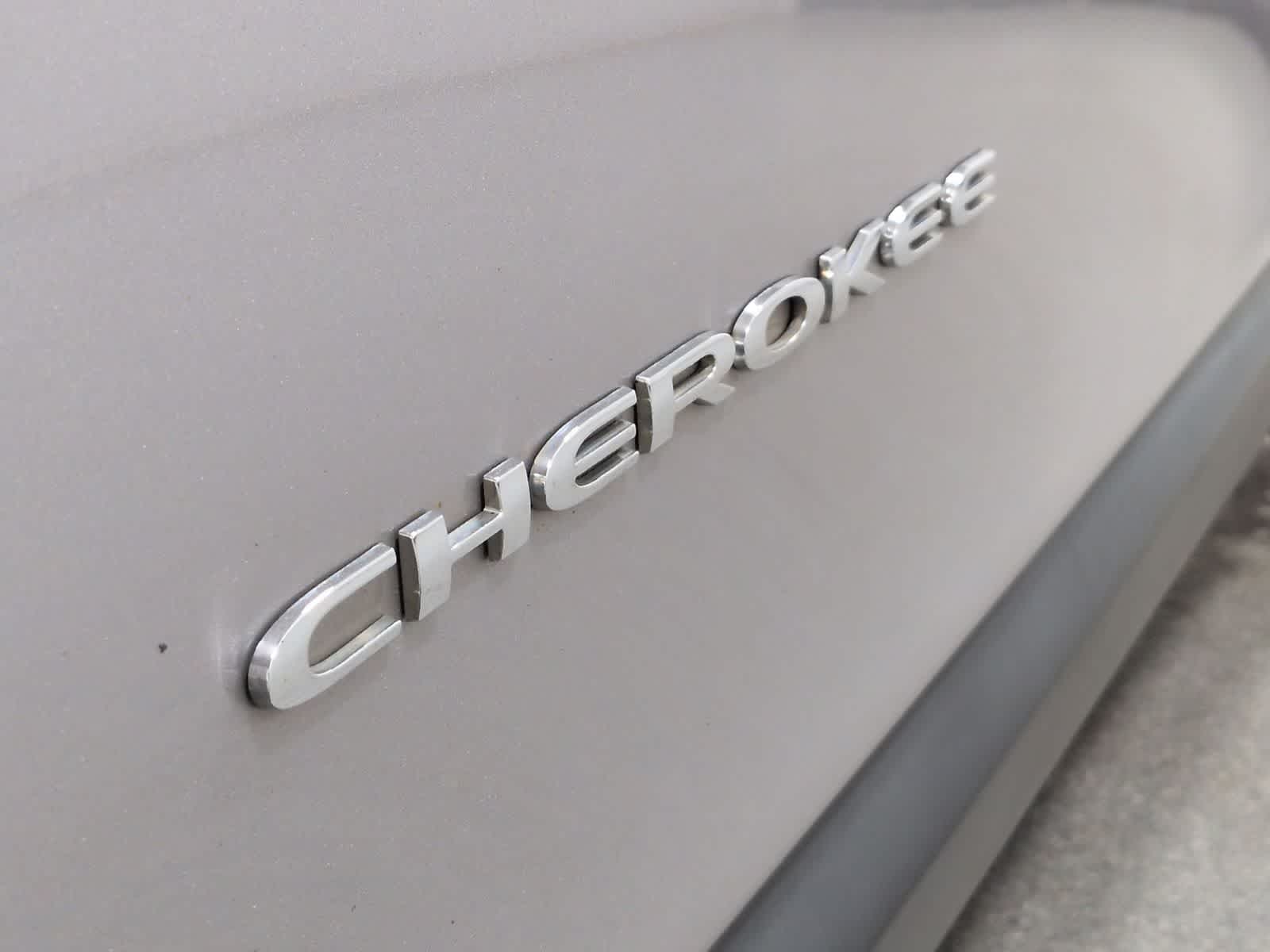 Thumbnail: 2018 Jeep Cherokee - 13