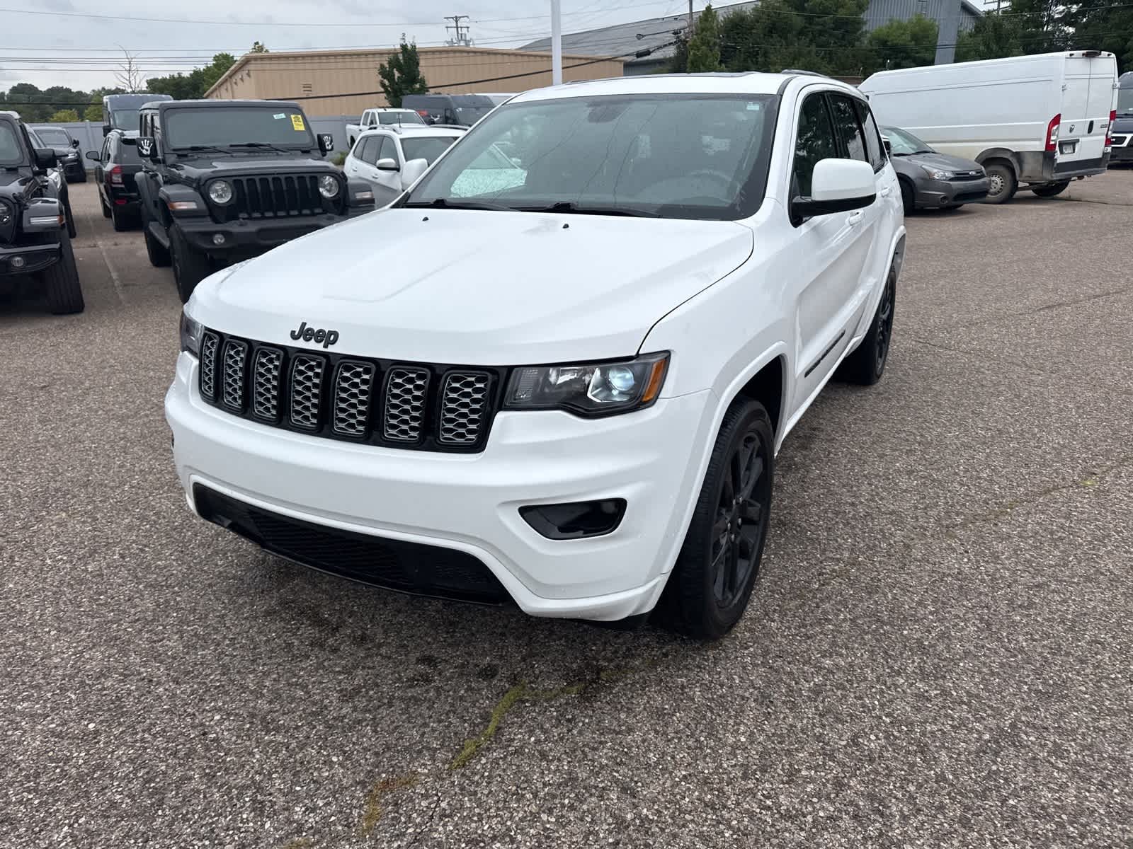 Thumbnail: 2022 Jeep Grand Cherokee - 2
