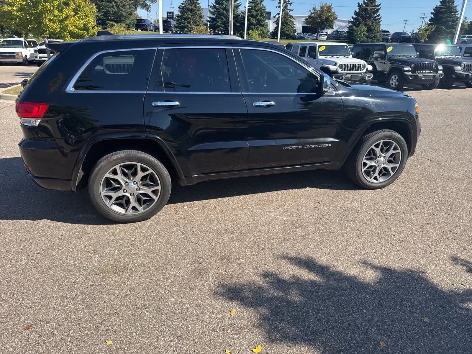 Thumbnail: 2020 Jeep Grand Cherokee - 13